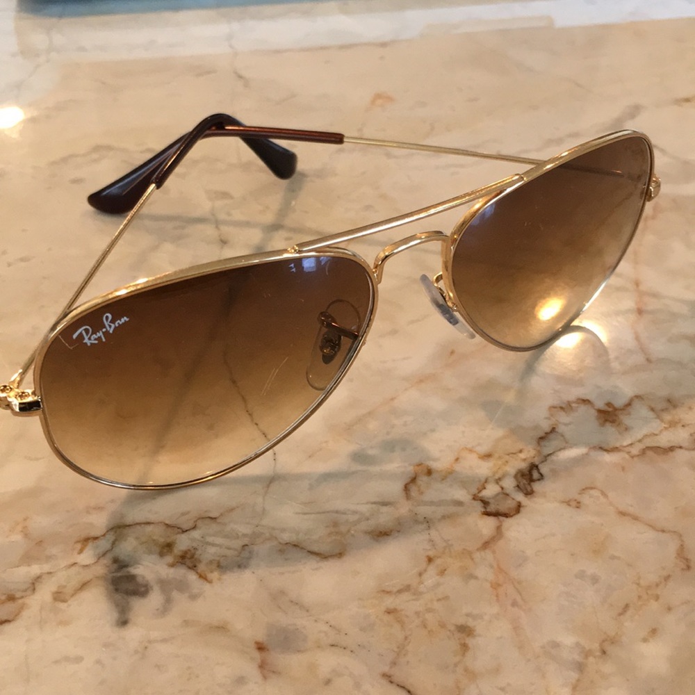 Brown rayban aviators